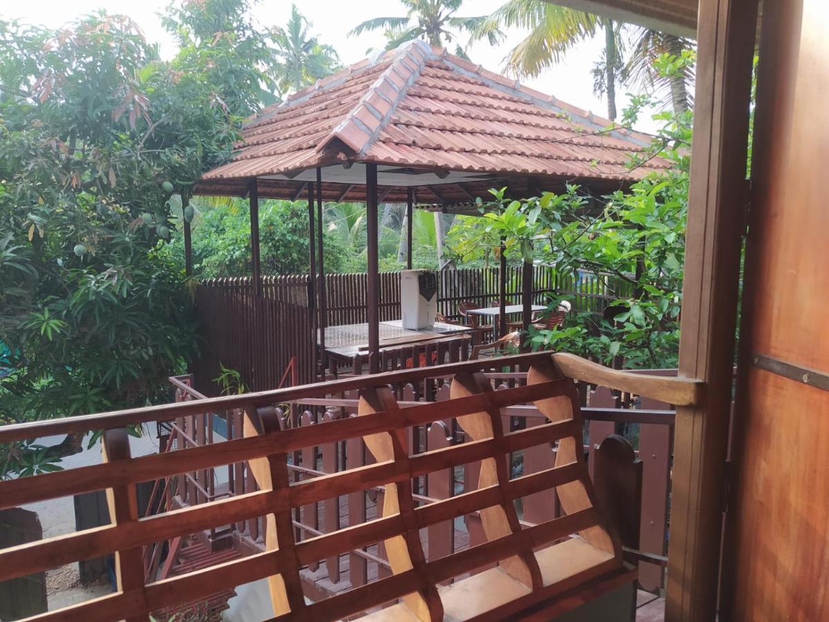 Mundromocktail Tourist Home Sasthamcotta Экстерьер фото