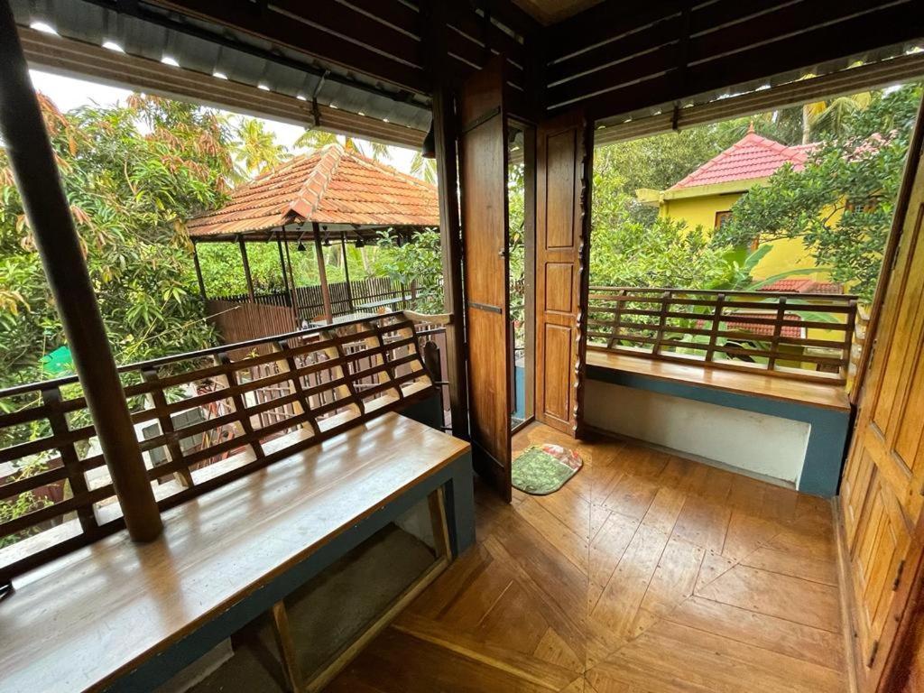 Mundromocktail Tourist Home Sasthamcotta Экстерьер фото